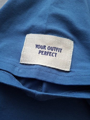 t-shirt-z-naszywka-by-o-la-la-denim-1.jpeg