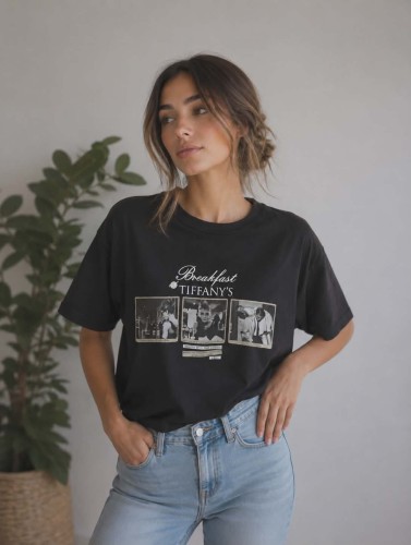 T-SHIRT-Z-NADRUKIEM-BREAKFAST-TIFFANYS-MADAME-SUE-czarny.png