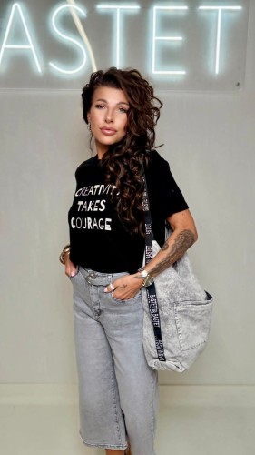 T-SHIRT-PREMIUM-Z-HAFTOWANYM-NAPISEM-BASTET-CZARNY-2 — kopia.jpeg