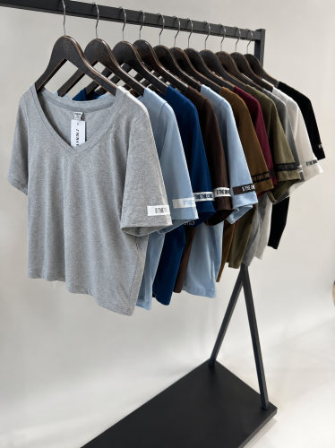 T-SHIRT-Z NASZYWKA-B-THE-ONLY-ONE-BY-O-LA-LA- SMOKE-GREY-SZARY.jpg