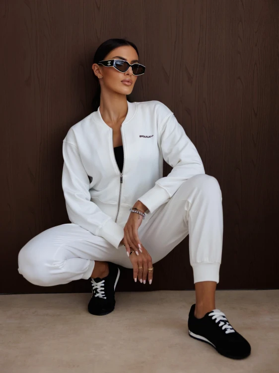 BLUZA-BOMBER-DRESOWA-ROZPINANA-BY-O-LA-LA-PERLOWA-BIALA-2.jpeg