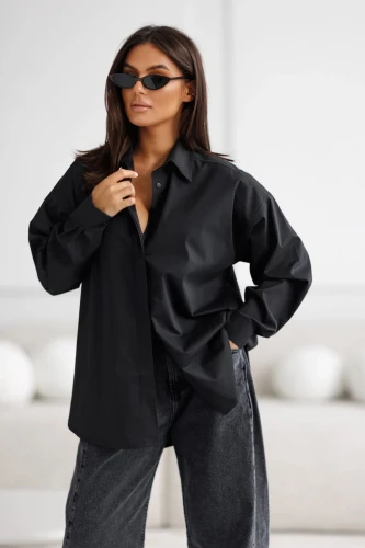 Bawelniana-Koszula-damska-VANESSA-Madame-Sue-czarna-1.webp