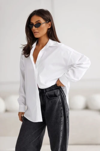 Bawelniana-Koszula-damska-VANESSA-Madame-Sue-biala-1.webp