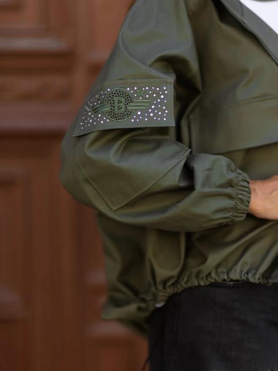 KURTKA-PARKA-Z-OZDOBNA-KIESZENIA-BY-O-LA-LA-OLIVE-EUKALIPTUS-2.jpeg