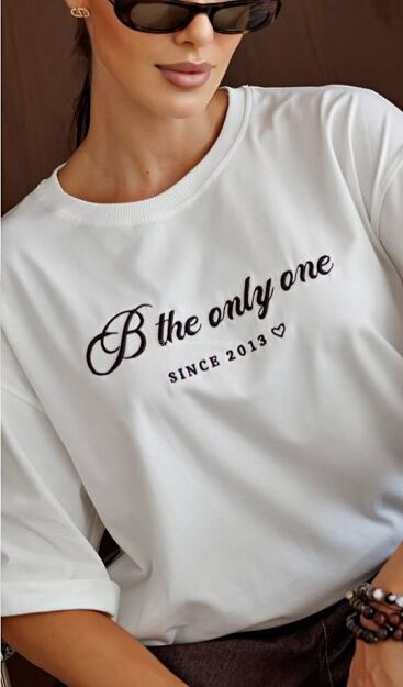 T-SHIRT-Z-WYSZYWANYM-NAPISEM-BY-O-LA-LA-PERLOWY.jpeg