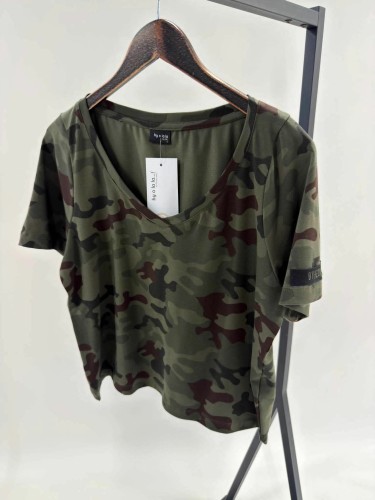 T-SHIRT-Z NASZYWKA-B-THE-ONLY-ONE-BY-O-LA-LA-MORO-1.jpg