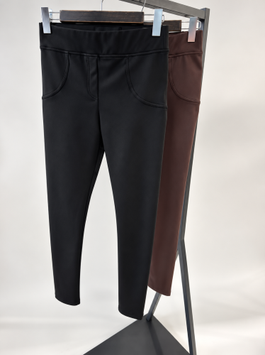 SPODNIE-LEGGINSY-PUSH-UP-OCIEPLANE-BY-O-LA-LA-CZARNE-1.jpeg