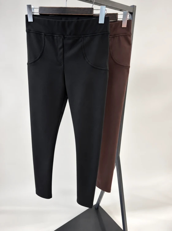 SPODNIE-LEGGINSY-PUSH-UP-OCIEPLANE-BY-O-LA-LA-CZARNE-1.jpeg