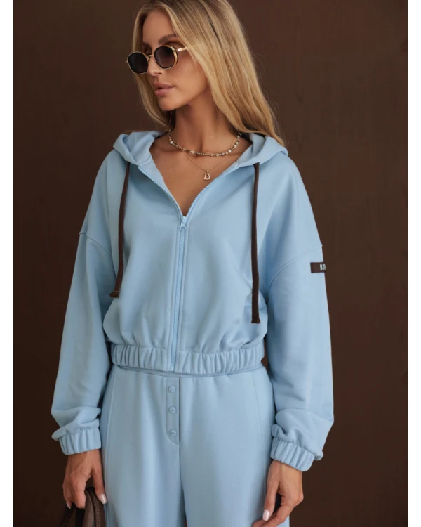 bluza-na-zamek-rozpinana-z-kapturem-z-naszywka-by-o-la-la-stone-blue-blekitna-2.jpg