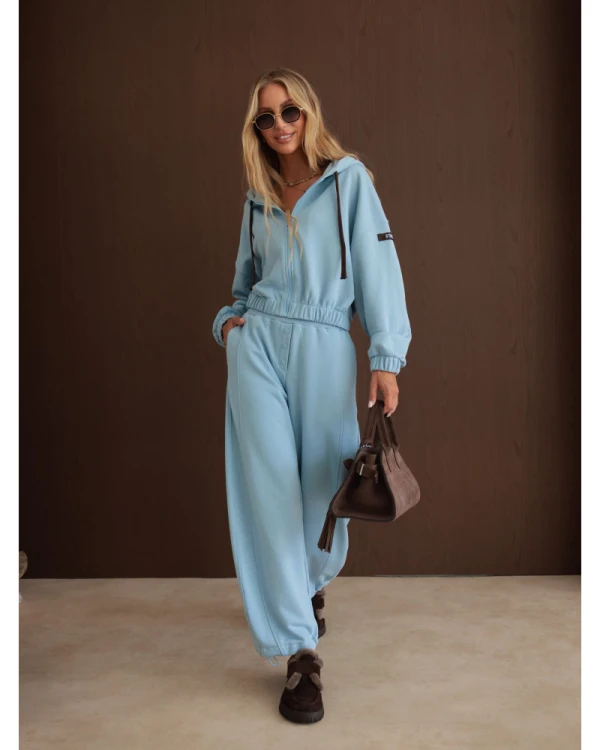 bluza-na-zamek-rozpinana-z-kapturem-z-naszywka-by-o-la-la-stone-blue-blekitna-3.jpg