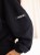 bluza-na-zamek-rozpinana-z-kapturem-z-naszywka-by-o-la-la-czarna-3.jpeg