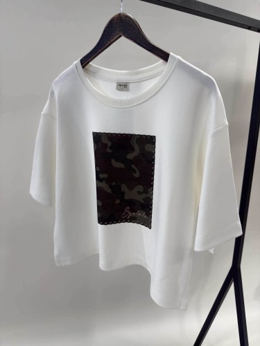 t-shirt-oversize-bawelniany-z-nadrukiem moro-by-o-la-la-ecru-smietankowy-1.jpeg
