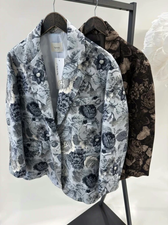 marynarka-damska-w-kwiaty-by-o-la-la-szara-smoke-grey-1.jpeg