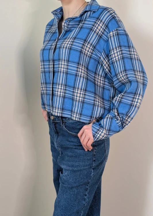 KOSZULA-W-KRATKE-OVERSIZE-SEMPRE-KROTKA-NIEBEIESKA-DENIM-SZARY-KAMEL-3.jpeg
