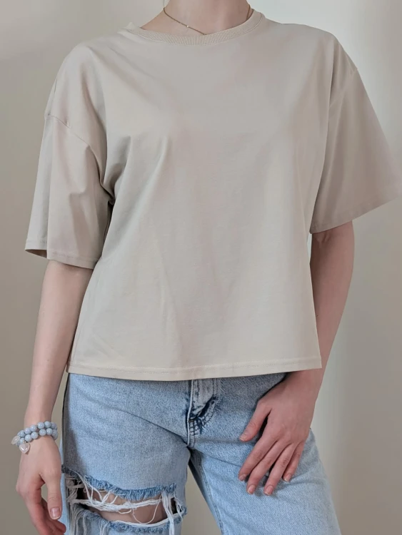 t-shirt-oversize-z-haftem-sempre-jasny-bez-1.jpeg