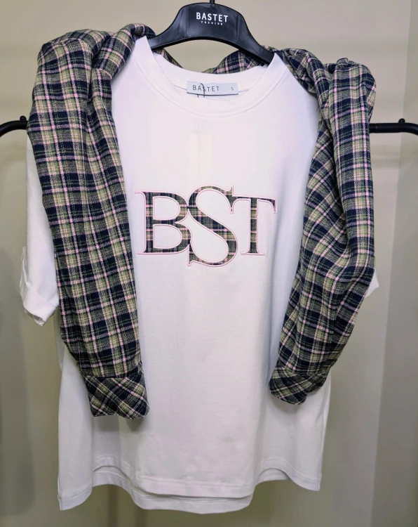 t-shirt-bawelniany-bialy-bastet-BST-zielony-rozowy-2.jpeg